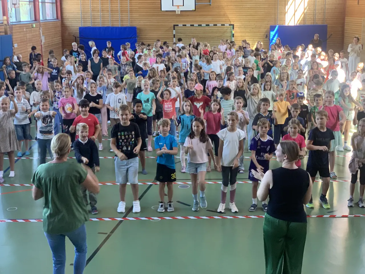 Musik bewegt alle – erster Musiktag an der Grundschule Affing